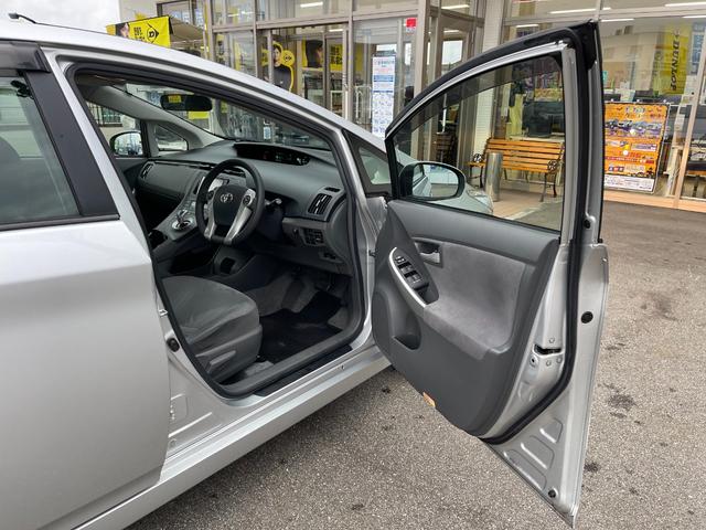 プリウス Ｓ【タイミングチェーン】【スマートキー＆プッシュスタート】　【禁煙車】【純正ＳＤナビ／ワンセグ／ＢＴ接続／ＭＳＶ／バックカメラ】【フォグランプ＆オートライト】【ＥＴＣ】【オートＡ／Ｃ】【電格ミラー】【ミラーウインカー】【取説＆保証書】【スペアキー有】（8枚目）