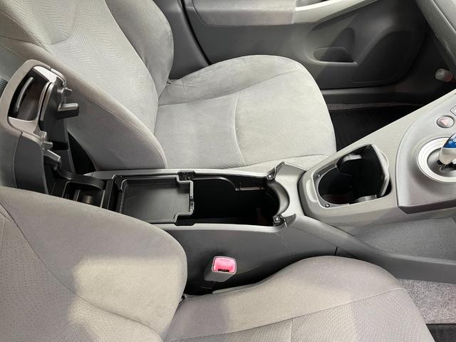 プリウス Ｓ【タイミングチェーン】【スマートキー＆プッシュスタート】　【禁煙車】【純正ＳＤナビ／ワンセグ／ＢＴ接続／ＭＳＶ／バックカメラ】【フォグランプ＆オートライト】【ＥＴＣ】【オートＡ／Ｃ】【電格ミラー】【ミラーウインカー】【取説＆保証書】【スペアキー有】（39枚目）