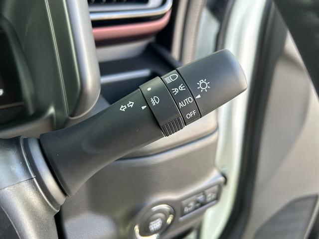 スペーシアカスタム ハイブリッドXSターボ【4WD】【届出済未使用車】衝突軽減 【車線逸脱警報】【純正9型メモリーナビ/地デジ/BT接続/全方位カメラ】【追従クルコン】【両側電動ドア】【LEDオートライト】ヒータ付ハーフレザー 電動パーキング HUD コーナーセンサ- 後席送風機(38枚目)