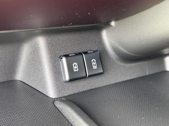 スペーシアカスタム ハイブリッドXSターボ【4WD】【届出済未使用車】衝突軽減 【車線逸脱警報】【純正9型メモリーナビ/地デジ/BT接続/全方位カメラ】【追従クルコン】【両側電動ドア】【LEDオートライト】ヒータ付ハーフレザー 電動パーキング HUD コーナーセンサ- 後席送風機(42枚目)