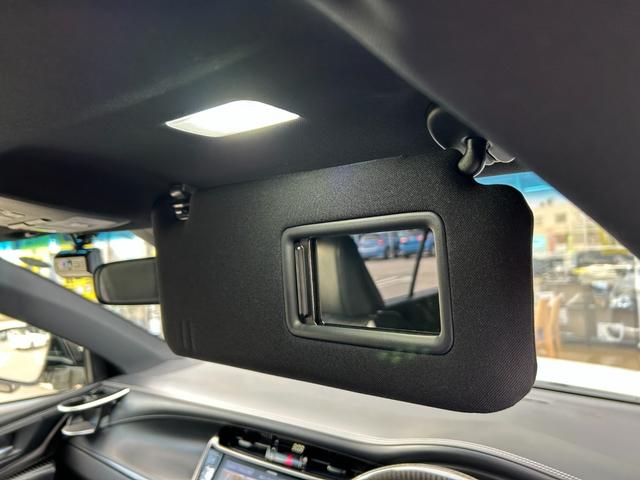 年２回オイル交換時のオイル代無料＆２４時間ロードサービスのケーユーカードや３年間のオイル交換無制限、定期点検整備代、消耗品の交換がセットになったメンテナンスパックなど、充実のアフターサービスをご提案♪