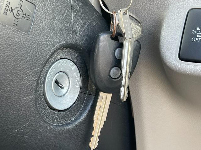 プレオプラス F スマートアシスト【衝突軽減&誤発進抑制機能】【禁煙車】 【先行車お知らせ機能】【純正オーディオ/CD/ミュージックプレイヤー接続可】【アイドリングストップ】【キーレス】レベライザー 横滑り防止 盗難防止装置 スペアキー有(8枚目)