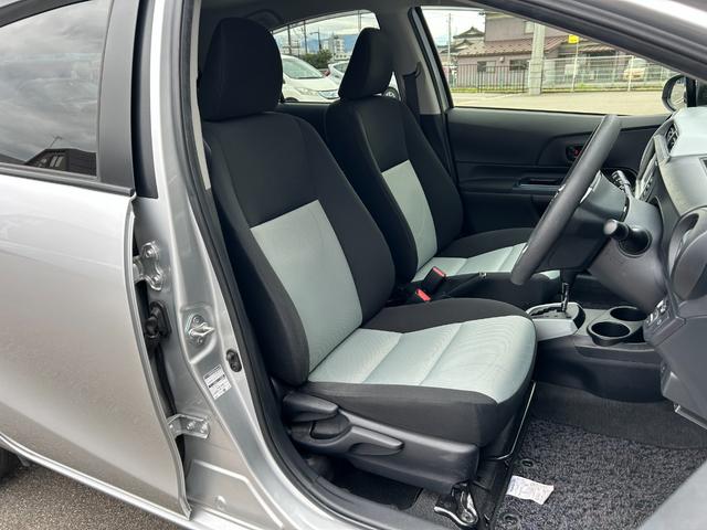 アクア Ｓ【愛媛仕入】【２０２４年製グッドイヤータイヤ】【禁煙車】　【純正ＳＤナビ／ワンセグ／ＢＴ接続】【ＬＥＤオートライト＆フォグ】【ヘッドライトウォッシャー】【ＥＴＣ】【オートエアコン】【スマートキー＆プッシュスタート】盗難防止装置　電格ミラー　ミラーウインカー（19枚目）