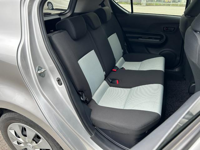 アクア Ｓ【愛媛仕入】【２０２４年製グッドイヤータイヤ】【禁煙車】　【純正ＳＤナビ／ワンセグ／ＢＴ接続】【ＬＥＤオートライト＆フォグ】【ヘッドライトウォッシャー】【ＥＴＣ】【オートエアコン】【スマートキー＆プッシュスタート】盗難防止装置　電格ミラー　ミラーウインカー（21枚目）