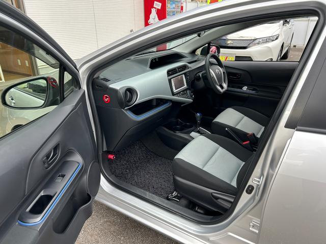 アクア Ｓ【愛媛仕入】【２０２４年製グッドイヤータイヤ】【禁煙車】　【純正ＳＤナビ／ワンセグ／ＢＴ接続】【ＬＥＤオートライト＆フォグ】【ヘッドライトウォッシャー】【ＥＴＣ】【オートエアコン】【スマートキー＆プッシュスタート】盗難防止装置　電格ミラー　ミラーウインカー（22枚目）