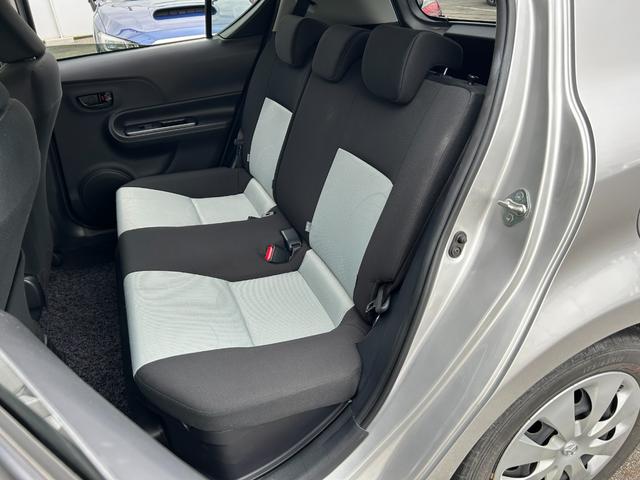 アクア Ｓ【愛媛仕入】【２０２４年製グッドイヤータイヤ】【禁煙車】　【純正ＳＤナビ／ワンセグ／ＢＴ接続】【ＬＥＤオートライト＆フォグ】【ヘッドライトウォッシャー】【ＥＴＣ】【オートエアコン】【スマートキー＆プッシュスタート】盗難防止装置　電格ミラー　ミラーウインカー（25枚目）