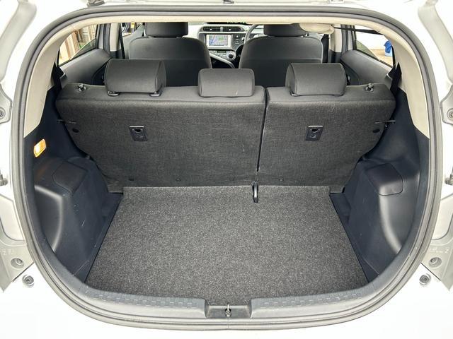 アクア Ｓ【愛媛仕入】【２０２４年製グッドイヤータイヤ】【禁煙車】　【純正ＳＤナビ／ワンセグ／ＢＴ接続】【ＬＥＤオートライト＆フォグ】【ヘッドライトウォッシャー】【ＥＴＣ】【オートエアコン】【スマートキー＆プッシュスタート】盗難防止装置　電格ミラー　ミラーウインカー（26枚目）