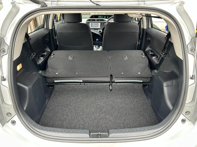 アクア Ｓ【愛媛仕入】【２０２４年製グッドイヤータイヤ】【禁煙車】　【純正ＳＤナビ／ワンセグ／ＢＴ接続】【ＬＥＤオートライト＆フォグ】【ヘッドライトウォッシャー】【ＥＴＣ】【オートエアコン】【スマートキー＆プッシュスタート】盗難防止装置　電格ミラー　ミラーウインカー（27枚目）