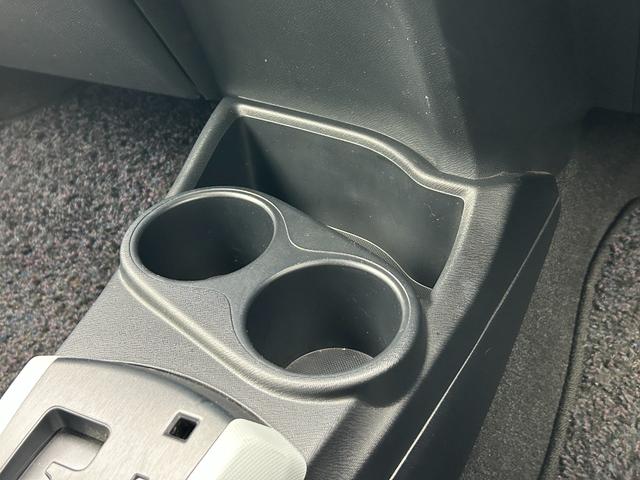 アクア Ｓ【愛媛仕入】【２０２４年製グッドイヤータイヤ】【禁煙車】　【純正ＳＤナビ／ワンセグ／ＢＴ接続】【ＬＥＤオートライト＆フォグ】【ヘッドライトウォッシャー】【ＥＴＣ】【オートエアコン】【スマートキー＆プッシュスタート】盗難防止装置　電格ミラー　ミラーウインカー（30枚目）