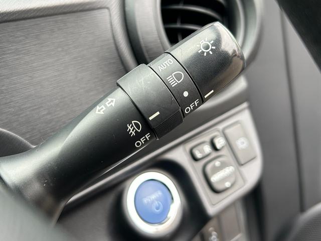 アクア Ｓ【愛媛仕入】【２０２４年製グッドイヤータイヤ】【禁煙車】　【純正ＳＤナビ／ワンセグ／ＢＴ接続】【ＬＥＤオートライト＆フォグ】【ヘッドライトウォッシャー】【ＥＴＣ】【オートエアコン】【スマートキー＆プッシュスタート】盗難防止装置　電格ミラー　ミラーウインカー（35枚目）