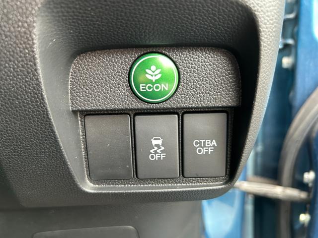 Ｎ－ＯＮＥ プレミアム【あんしんＰＫＧ】【衝突軽減】【純正アルミ】禁煙車　【純正メモリーナビ／地デジ／ＢＴ接続／バックカメラ】【ＨＩＤオートライト】【ＥＴＣ】【アイドリングストップ】スマートキー＆プッシュスタート　オートＡ／Ｃ　ミラーウインカー　電格ミラー　横滑り防止装置（5枚目）