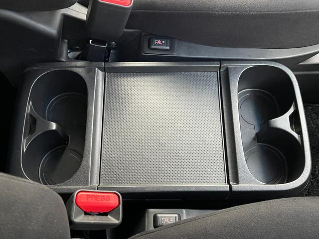 デリカD:5 P【4WD】【静岡仕入】【衝突軽減&車線逸脱警報】【禁煙車】 【アルパイン10インチナビ/地デジ/BT接続/全方位カメラ】【アルパイン製後席モニター】【追従クルコン】【両側電動ドア】【ヒータ付電動シート】LEDオートライト BSM 電動リアゲート ETC(38枚目)