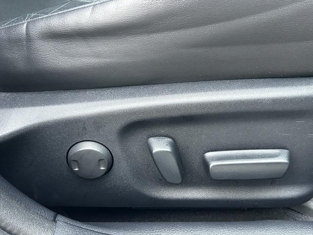 クラウン アスリートGi-Four【4WD】【衝突軽減&車線逸脱警報】 【2023年製ヨコハマ】禁煙【寒冷地仕様】【純正8型ナビ/地デジ/BT接続/全方位カメラ】【純正ドラレコ】【ヒーター&クーラー付電動黒革シート】追従クルコン BSM コーナーセンサ- ETC2.0(8枚目)