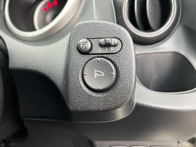 フィット G【タイミングチェーン】【2023年製ダンロップタイヤ】禁煙 【純正HDDナビ/ワンセグ/CD&DVD再生/バックカメラ】【ETC】【キーレス】【電格ミラー】【ミラーウインカー】【スペアキー有】(7枚目)