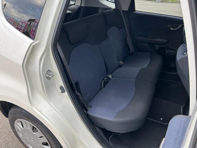 フィット G【タイミングチェーン】【2023年製ダンロップタイヤ】禁煙 【純正HDDナビ/ワンセグ/CD&DVD再生/バックカメラ】【ETC】【キーレス】【電格ミラー】【ミラーウインカー】【スペアキー有】(21枚目)