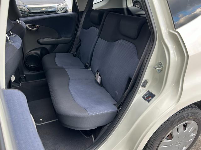 フィット G【タイミングチェーン】【2023年製ダンロップタイヤ】禁煙 【純正HDDナビ/ワンセグ/CD&DVD再生/バックカメラ】【ETC】【キーレス】【電格ミラー】【ミラーウインカー】【スペアキー有】(25枚目)