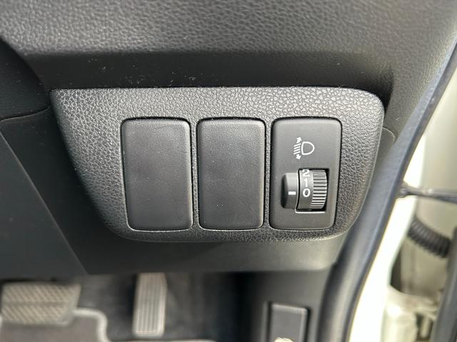 フィット G【タイミングチェーン】【2023年製ダンロップタイヤ】禁煙 【純正HDDナビ/ワンセグ/CD&DVD再生/バックカメラ】【ETC】【キーレス】【電格ミラー】【ミラーウインカー】【スペアキー有】(36枚目)