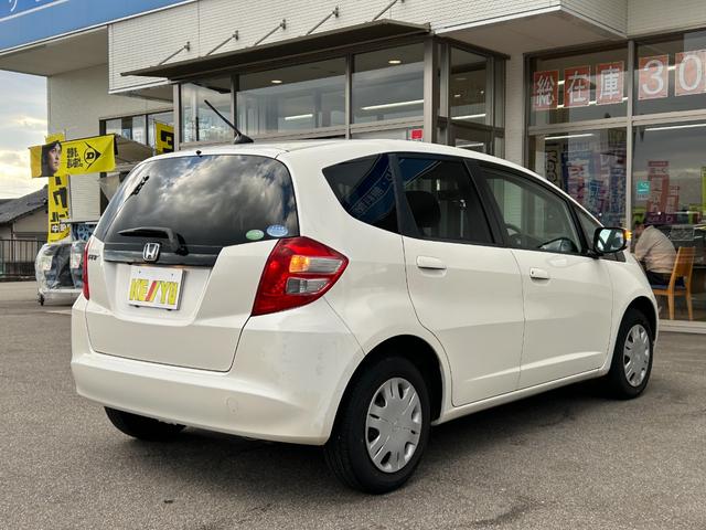 フィット G【タイミングチェーン】【2023年製ダンロップタイヤ】禁煙 【純正HDDナビ/ワンセグ/CD&DVD再生/バックカメラ】【ETC】【キーレス】【電格ミラー】【ミラーウインカー】【スペアキー有】(46枚目)