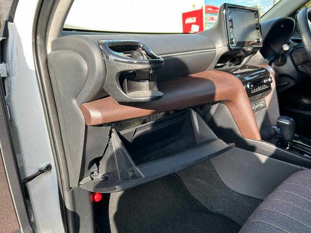 ヤリスクロス ハイブリッドＺ【４ＷＤ】【禁煙１オーナー】【衝突軽減】禁煙　【車線逸脱警報】【純正８型ナビ／地デジ／ＢＴ接続／全方位カメラ】【追従クルコン】【ＬＥＤオートライト】【ヒーター付電動シート】【コーナーセンサ－】【ＥＴＣ２．０】コムテック製前後ドラレコ（52枚目）