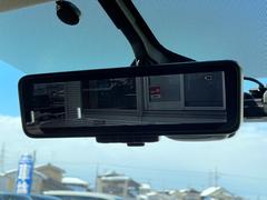 【デジタルインナーミラー】車両後方のカメラ映像をミラー面に映し出して、クリアな後方視界を確保。 6