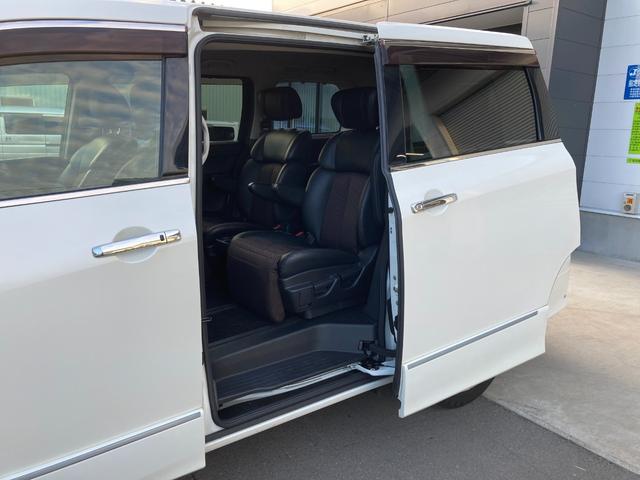 エルグランド 250ハイウェイスター 純正HDDナビ/フルセグTV アラウンドビューモニター 純正18インチAW 社外後席モニター Wエアコン オートライト 片側パワースライドドア HID フォグランプ(19枚目)