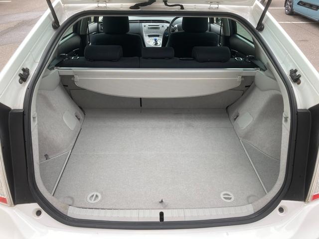 プリウス Ｓ　純正ＣＤオーディオ　ＥＴＣ　ドラレコ　オートライト　ＨＩＤ　１５インチＡＷ　スマートキー／プッシュスタート（22枚目）