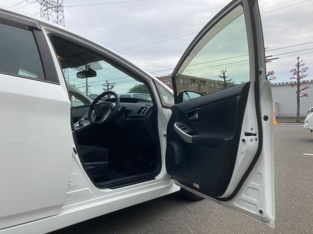 プリウス Ｓ　純正ＣＤオーディオ　ＥＴＣ　ドラレコ　オートライト　ＨＩＤ　１５インチＡＷ　スマートキー／プッシュスタート（36枚目）