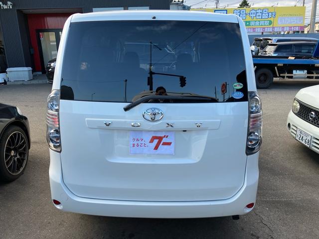 ヴォクシー X Lエディション 純正ナビ 地デジTV バックカメラ 両側スライドドア 左片側パワースライドドア キーレスエントリー アルミホイール HIDヘッドライト 運転席・助手席エアバック ABS(8枚目)