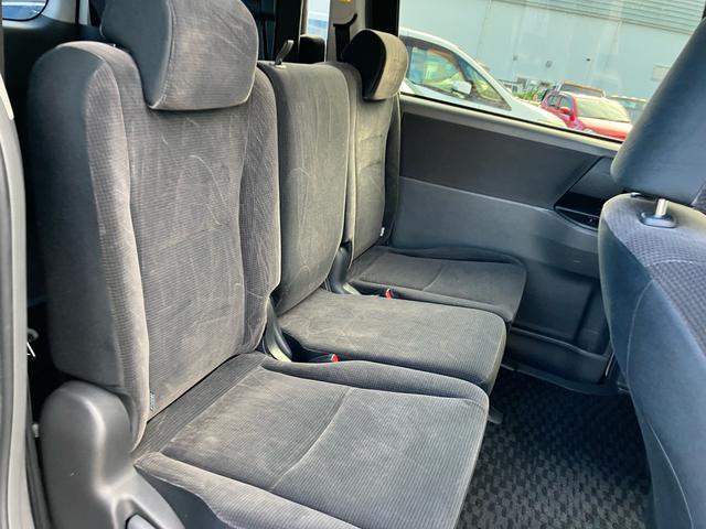 ヴォクシー X Lエディション 純正ナビ 地デジTV バックカメラ 両側スライドドア 左片側パワースライドドア キーレスエントリー アルミホイール HIDヘッドライト 運転席・助手席エアバック ABS(16枚目)