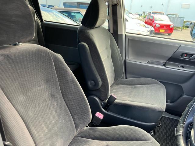 ヴォクシー X Lエディション 純正ナビ 地デジTV バックカメラ 両側スライドドア 左片側パワースライドドア キーレスエントリー アルミホイール HIDヘッドライト 運転席・助手席エアバック ABS(20枚目)