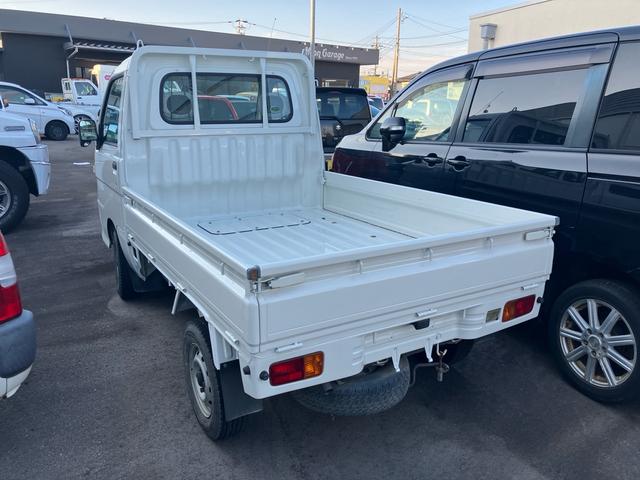 ハイゼットトラック エアコン・パワステ　スペシャル　４ＷＤ　５速マニュアル（6枚目）