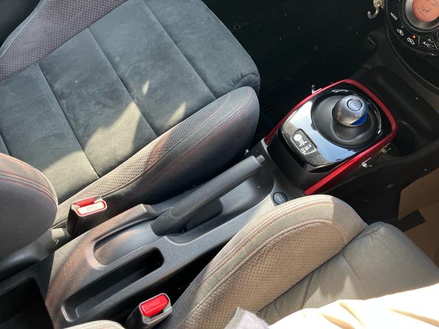 ノート ｅ－パワーニスモ　メモリーナビ　フルセグ　Ｂｌｕｅｔｏｏｔｈオーディオ　バックカメラ　スマートキー　アルミホイール　運転席・助手席エアバック　ＡＢＳ　横滑り防止　盗難防止装置（22枚目）