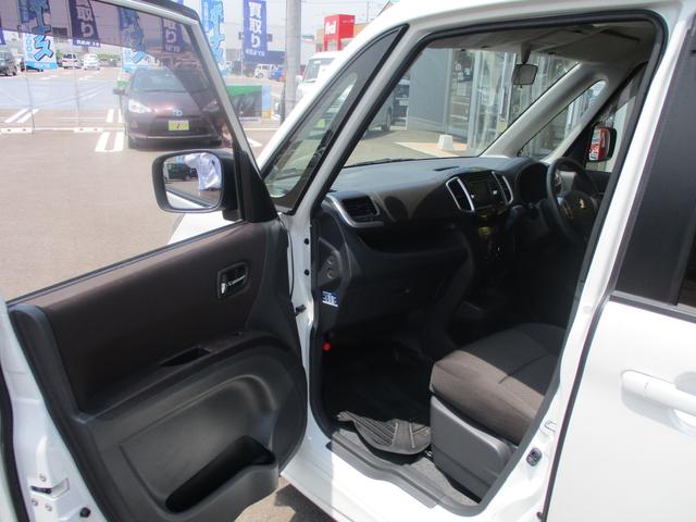 S 4WD禁煙車 Bカメラ付CD 両側自動ドア ISOFIX(16枚目)