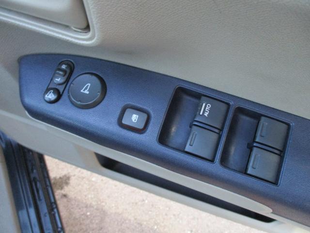 G 禁煙車 モニター付オーディオ バックカメラ CD再生 キーレス ベンチシート(30枚目)