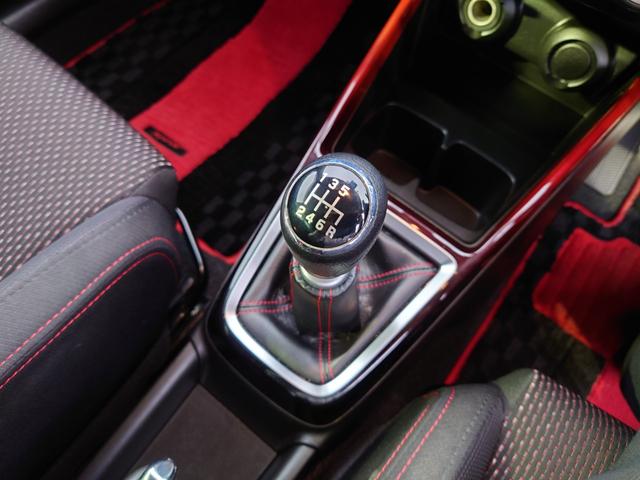 ベースグレード 6速MT車 衝突軽減 千葉仕入 禁煙車 車線逸脱警報 Bluetoothオーディオ地デジSDナビ シートヒーター 追従クルコン ETC LEDオートライト&フォグ スマートキー バックカメラ ミラーウインカー 盗難防止 オートAC(5枚目)