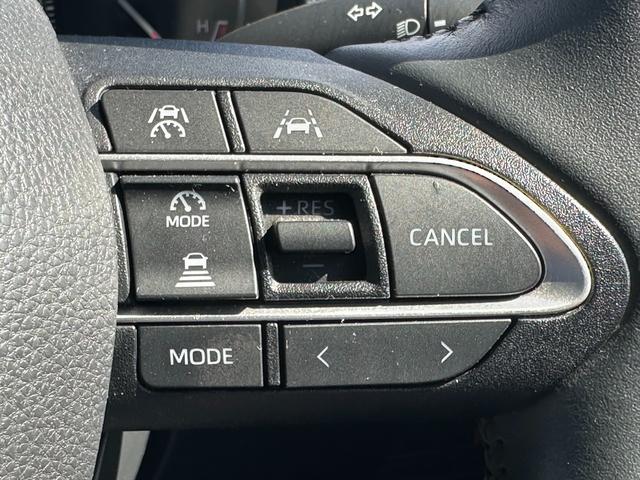 ヴォクシー Ｓ－Ｚ【衝突軽減＆車線逸脱警報】【１４型後席モニター】禁煙車　【純正１０型ナビ／地デジ／ＢＴ再生／全方位カメラ】【追従クルコン】【両側電動ドア】ヒーター付ハーフレザー　ＥＴＣ２．０　デジタルインナーミラー　パークアシスト　ＢＳＭ　電動パーキング　ワイパー熱線（6枚目）