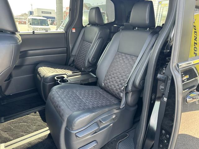 ヴォクシー Ｓ－Ｚ【衝突軽減＆車線逸脱警報】【１４型後席モニター】禁煙車　【純正１０型ナビ／地デジ／ＢＴ再生／全方位カメラ】【追従クルコン】【両側電動ドア】ヒーター付ハーフレザー　ＥＴＣ２．０　デジタルインナーミラー　パークアシスト　ＢＳＭ　電動パーキング　ワイパー熱線（29枚目）