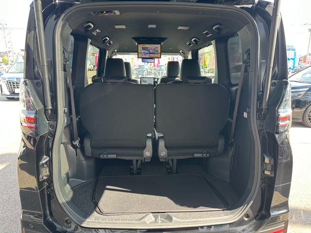 ヴォクシー Ｓ－Ｚ【衝突軽減＆車線逸脱警報】【１４型後席モニター】禁煙車　【純正１０型ナビ／地デジ／ＢＴ再生／全方位カメラ】【追従クルコン】【両側電動ドア】ヒーター付ハーフレザー　ＥＴＣ２．０　デジタルインナーミラー　パークアシスト　ＢＳＭ　電動パーキング　ワイパー熱線（31枚目）