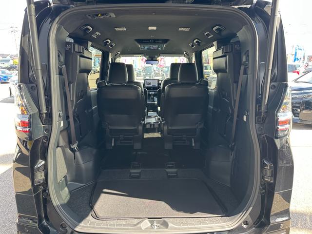 ヴォクシー Ｓ－Ｚ【衝突軽減＆車線逸脱警報】【１４型後席モニター】禁煙車　【純正１０型ナビ／地デジ／ＢＴ再生／全方位カメラ】【追従クルコン】【両側電動ドア】ヒーター付ハーフレザー　ＥＴＣ２．０　デジタルインナーミラー　パークアシスト　ＢＳＭ　電動パーキング　ワイパー熱線（33枚目）