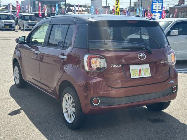 パッソ モーダ　Ｓ【禁煙／神奈川県仕入】【衝突軽減／車線逸脱警報】　【純正ナビ／ＢＬＵＥＴＯＯＴＨオーデイオ／ＣＤ／ワンセグ】【ＬＥＤヘッドライト】【スマートキー／プッシュスタート】【オートエアコン】【横滑り防止装置】（14枚目）