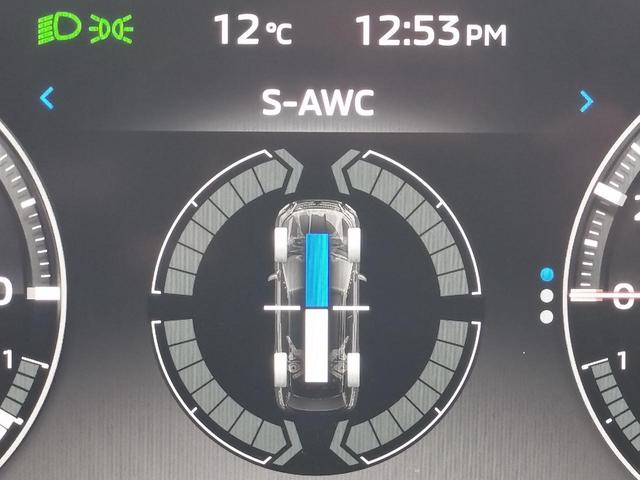 アウトランダーPHEV P【禁煙】【充電ケーブル】【サンルーフ】【置くだけ充電器】 【BOSEスピーカー】【全方位カメラ】【9型純正ナビ/BT接続/フルセグ】【衝突軽減/車線逸脱/BSM/追従クルコン】【電動リアゲート】【ハンドルヒーター/前後シートヒーター】【リフレッシュ機能付】(9枚目)