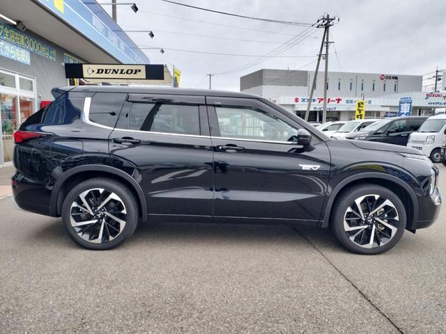 アウトランダーPHEV P【禁煙】【充電ケーブル】【サンルーフ】【置くだけ充電器】 【BOSEスピーカー】【全方位カメラ】【9型純正ナビ/BT接続/フルセグ】【衝突軽減/車線逸脱/BSM/追従クルコン】【電動リアゲート】【ハンドルヒーター/前後シートヒーター】【リフレッシュ機能付】(30枚目)