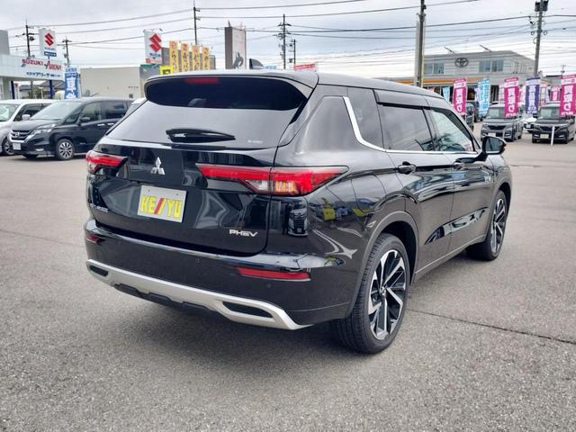 アウトランダーPHEV P【禁煙】【充電ケーブル】【サンルーフ】【置くだけ充電器】 【BOSEスピーカー】【全方位カメラ】【9型純正ナビ/BT接続/フルセグ】【衝突軽減/車線逸脱/BSM/追従クルコン】【電動リアゲート】【ハンドルヒーター/前後シートヒーター】【リフレッシュ機能付】(32枚目)
