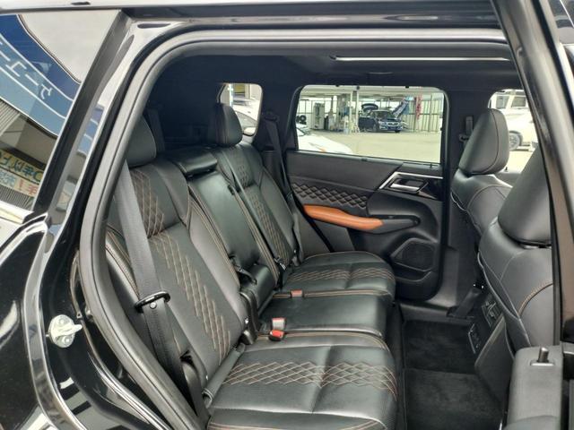 アウトランダーPHEV P【禁煙】【充電ケーブル】【サンルーフ】【置くだけ充電器】 【BOSEスピーカー】【全方位カメラ】【9型純正ナビ/BT接続/フルセグ】【衝突軽減/車線逸脱/BSM/追従クルコン】【電動リアゲート】【ハンドルヒーター/前後シートヒーター】【リフレッシュ機能付】(39枚目)