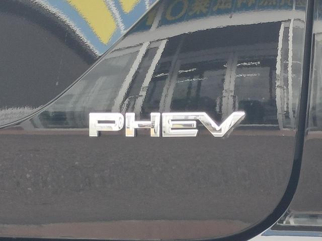 アウトランダーPHEV P【禁煙】【充電ケーブル】【サンルーフ】【置くだけ充電器】 【BOSEスピーカー】【全方位カメラ】【9型純正ナビ/BT接続/フルセグ】【衝突軽減/車線逸脱/BSM/追従クルコン】【電動リアゲート】【ハンドルヒーター/前後シートヒーター】【リフレッシュ機能付】(63枚目)