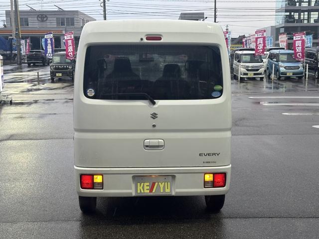 当展示車は全車両に”社団法人自動車公正取引協議会”の車両状態説明書を掲示しております。修復歴の有無はもちろん、ドア等の外板の交換歴の有無までも表示☆口頭説明ではなく書面にてお渡ししております♪