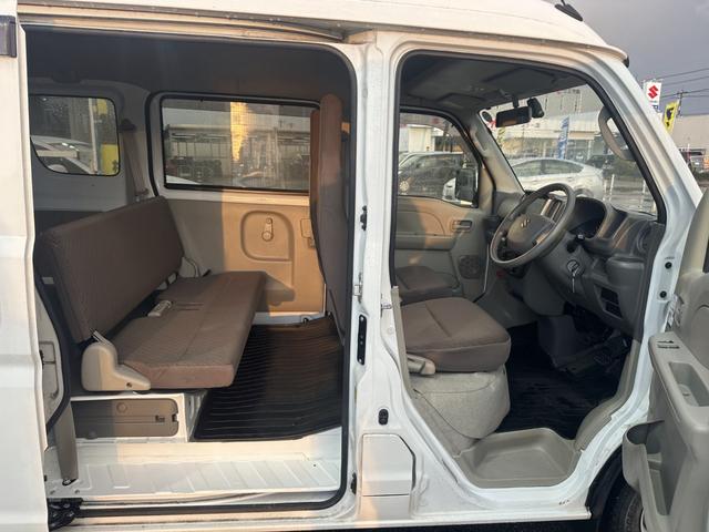 弊社ではインターネットでの遠方販売に自信があります。店頭でのご納車であれば、お車を持込まずに名義変更等のお手続きが出来ますので、ご近所の販売会社で購入する場合とあまり変わらぬ諸経費にてご購入可能です♪