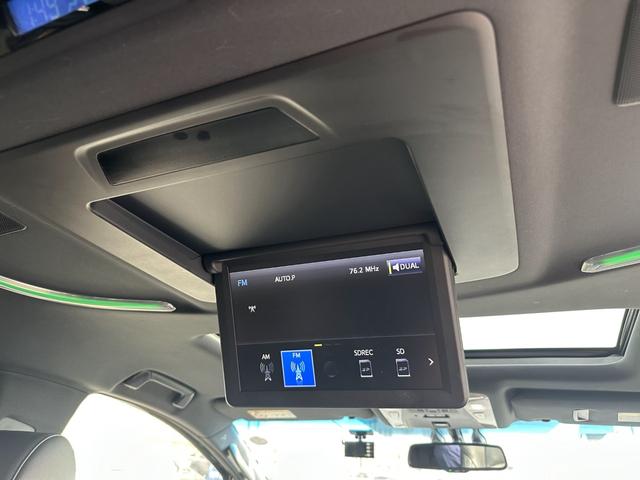アルファードハイブリッド エグゼクティブラウンジ【愛知県仕入/禁煙】【衝突軽減】 【ツインサンルーフ】【全方位カメラ】【9型純正ナビ/DVD再生/BTオーデイオ/USB】【13.3型後席モニター】【両側自動ドア】【電動リアゲート】【追従クルコン/コーナーセンサー】【ETC】(5枚目)