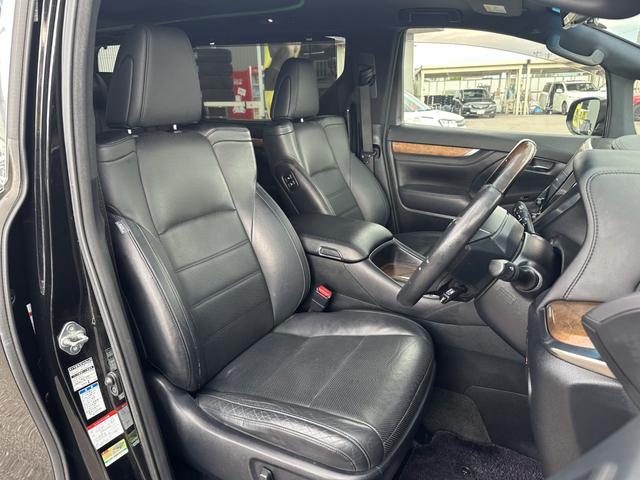 アルファードハイブリッド エグゼクティブラウンジ【愛知県仕入/禁煙】【衝突軽減】 【ツインサンルーフ】【全方位カメラ】【9型純正ナビ/DVD再生/BTオーデイオ/USB】【13.3型後席モニター】【両側自動ドア】【電動リアゲート】【追従クルコン/コーナーセンサー】【ETC】(19枚目)