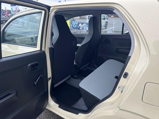 アルト F【福岡県仕入/禁煙】【純正CDオーデイオ/AUX】 【R5年製造ダンロップオールシーズンタイヤ】【横滑り防止装置】【ヘッドライトレベライザー】【UVカットガラス】【盗難防止装置】(22枚目)